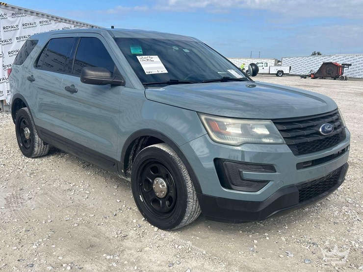 2017-ford-explorer-image-2