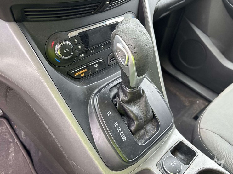 2015-ford-escape-image-17