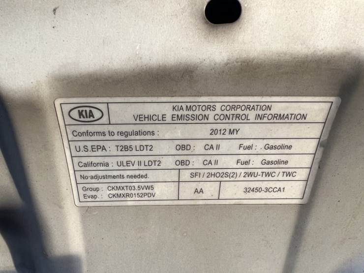 2012-kia-sedona-image-13