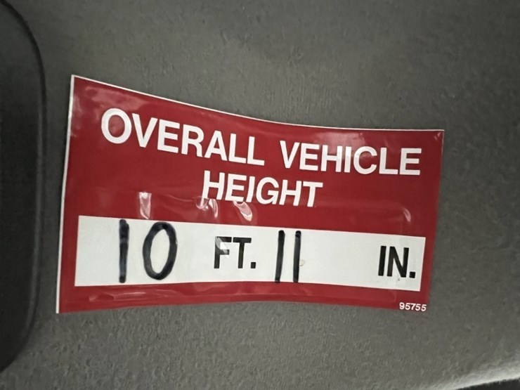 2012-freightliner-m2-bucket-truck-image-38