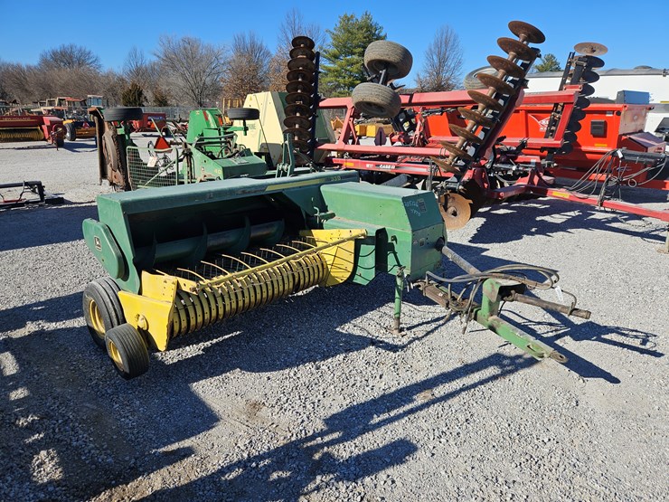 john-deere-338-image-1