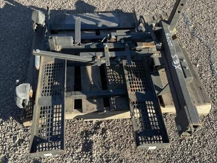 hitch-mount-wheelchair-lift-image-4