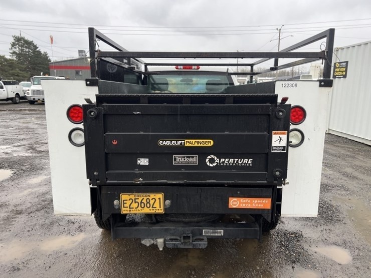 2012-gmc-sierra-utility-truck-image-5