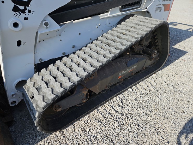 bobcat-t870-image-15