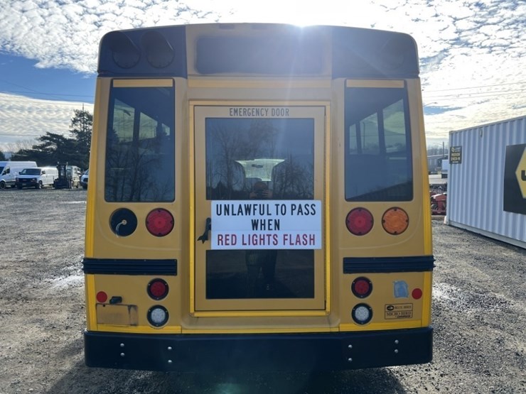 2013-ford-e450-sd-image-5