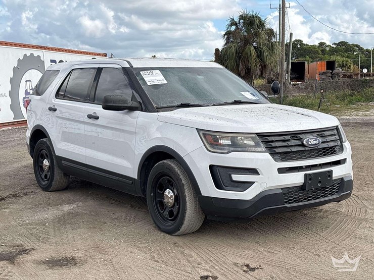 2018-ford-explorer-image-2