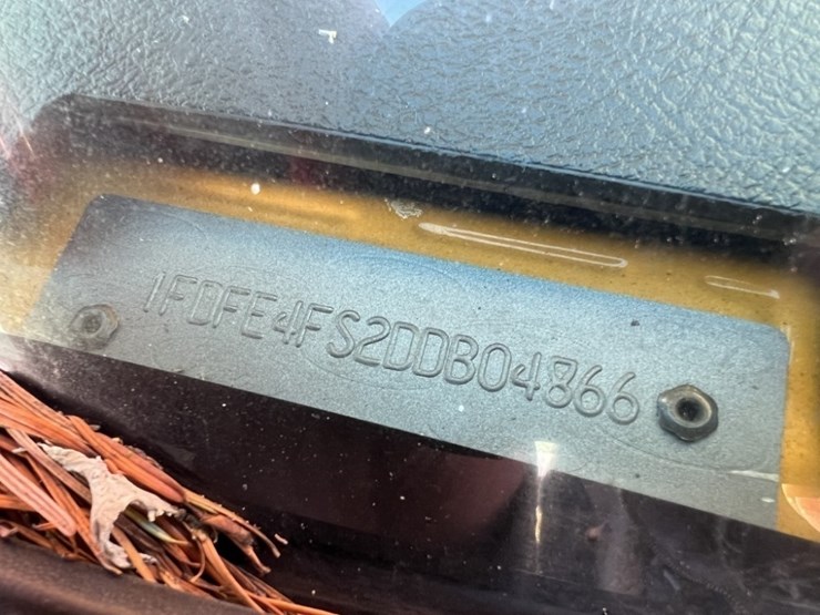 2013-ford-e450-sd-image-9