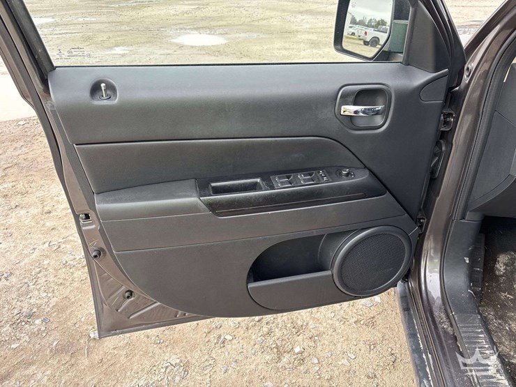 2017-jeep-patriot-image-11