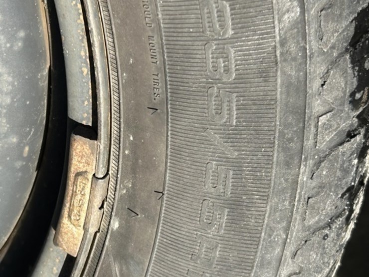 2011-ford-crown-victoria-sedan-image-29