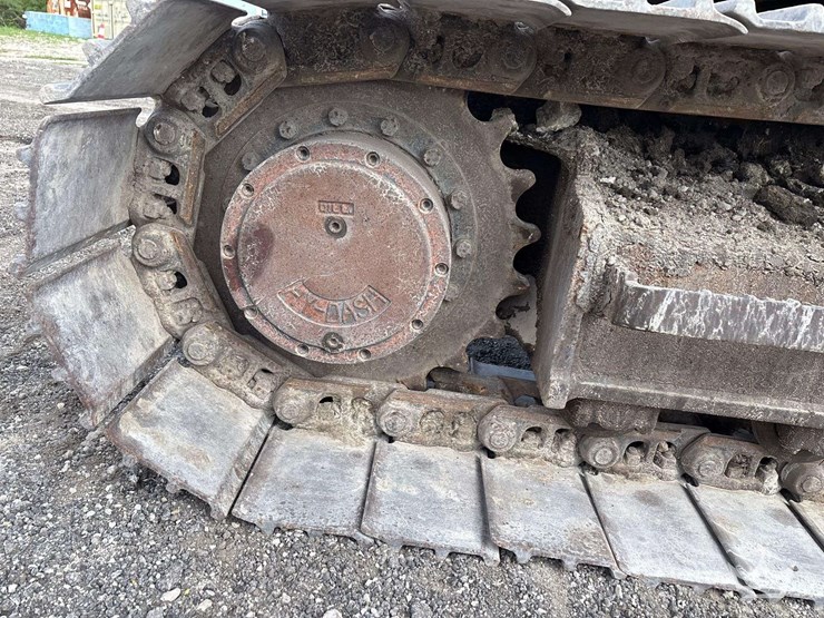 2005-kobelco-135sr-image-28