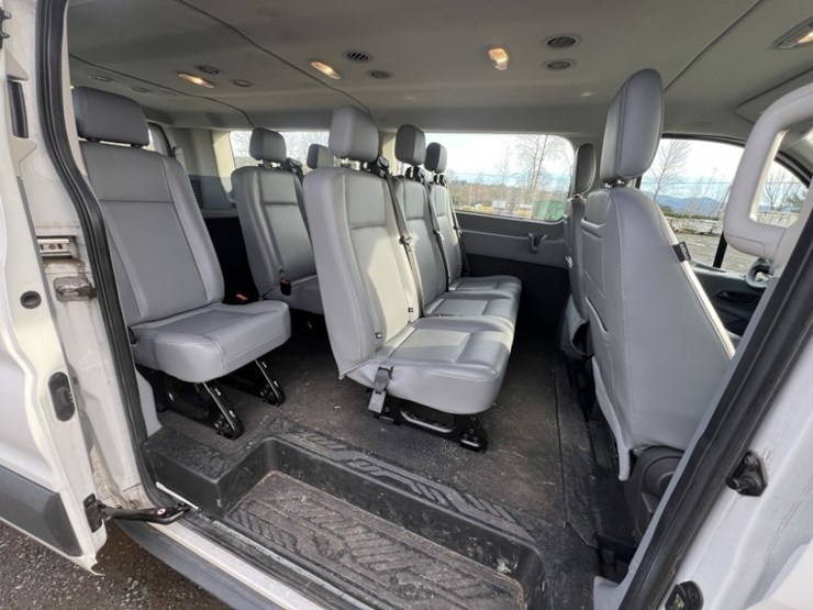 2017-ford-transit-image-21