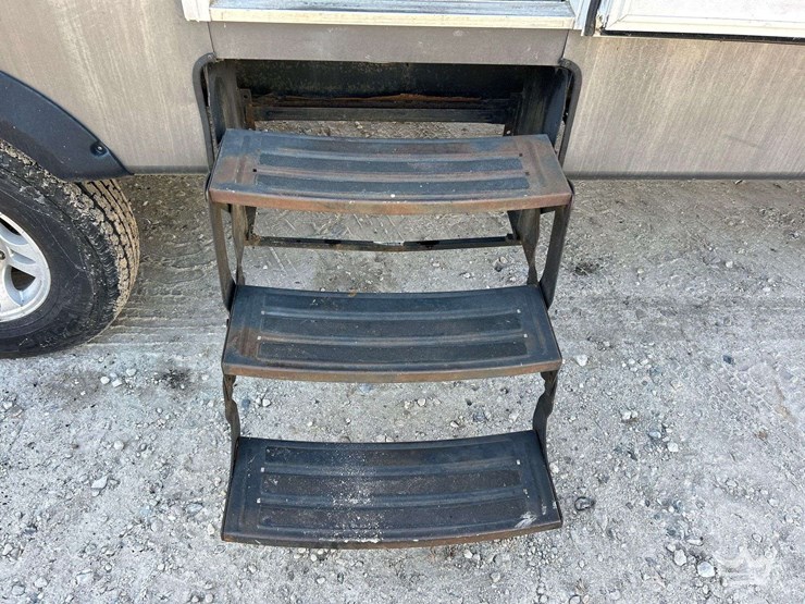 2013-keystone-laredo-la329re13-37ft.-t/a-fifth-wheel-travel-trailer-image-6