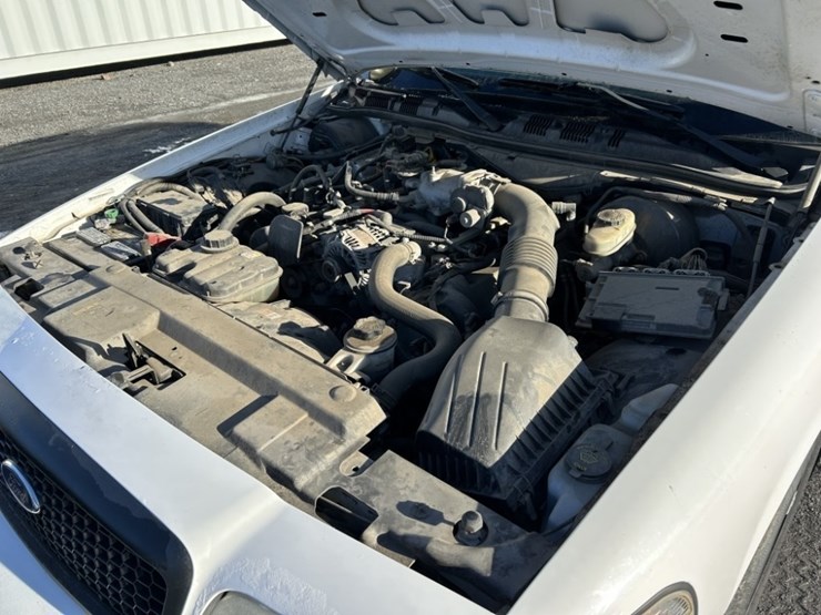 2009-ford-crown-victoria-sedan-image-36