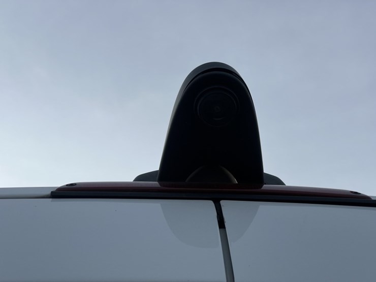 2016-mercedes-benz-sprinter-2500-image-19