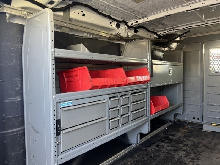 2016-ford-transit-image-18