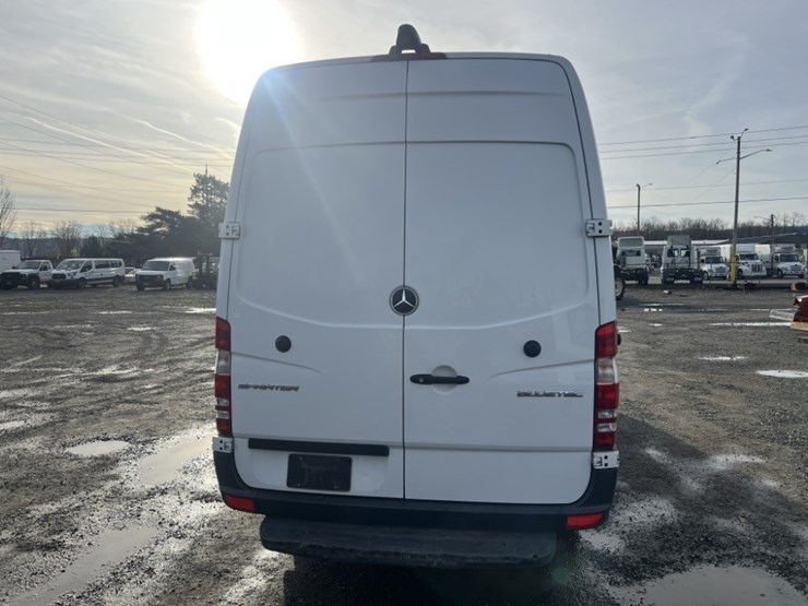 2016-mercedes-benz-sprinter-2500-image-5