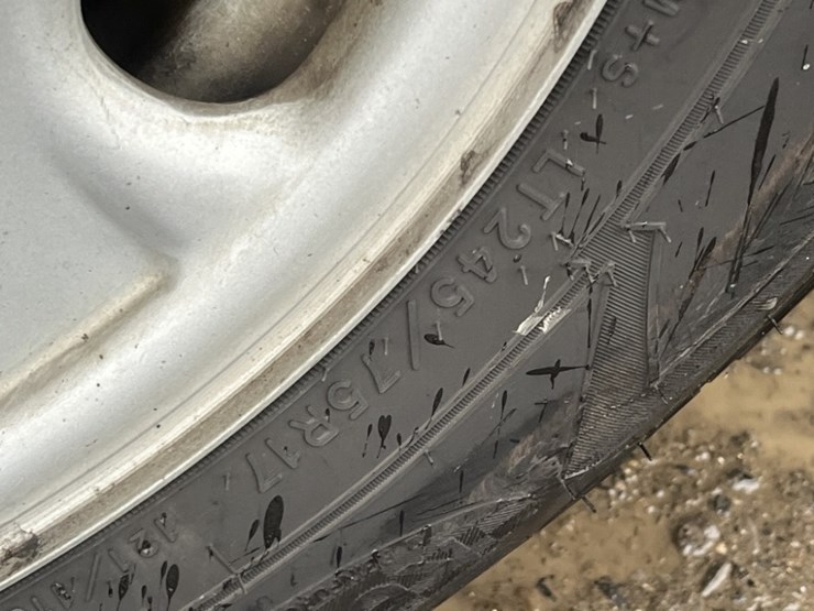 2012-gmc-sierra-utility-truck-image-11