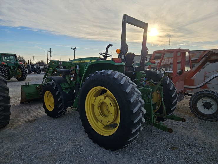 john-deere-6115d-image-15