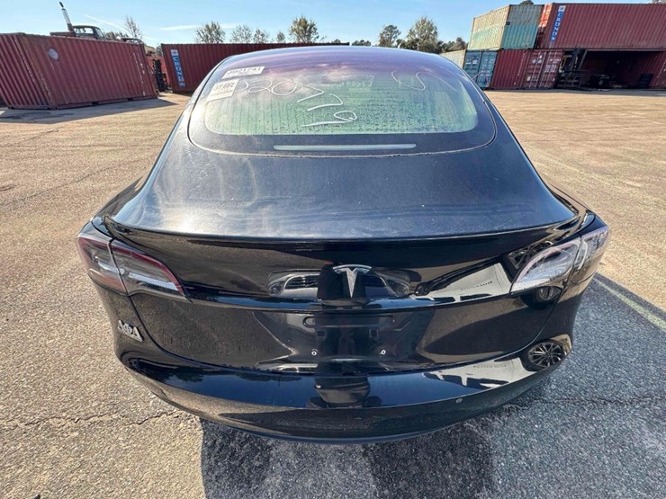 2018-tesla-model-3-image-4