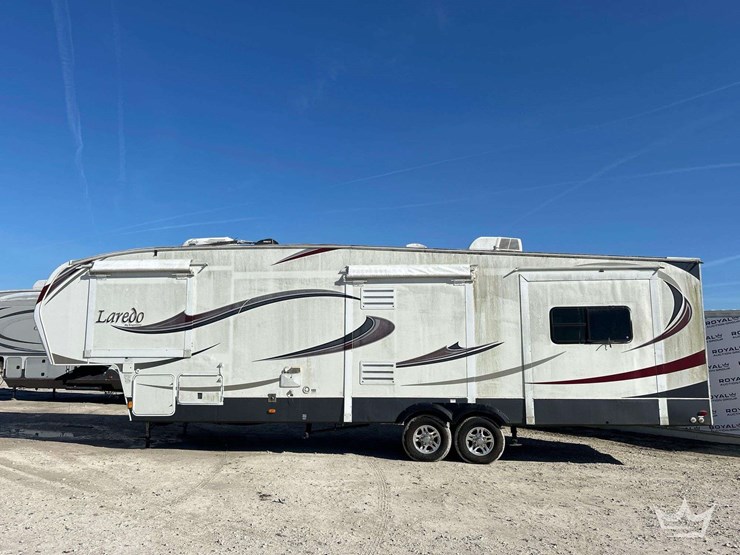 2013-keystone-laredo-la329re13-37ft.-t/a-fifth-wheel-travel-trailer-image-54