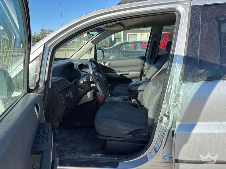 2004-mitsubishi-endeavor-image-10