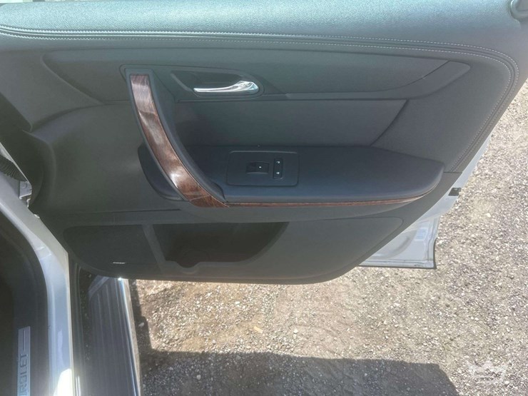 2013-chevrolet-traverse-image-26