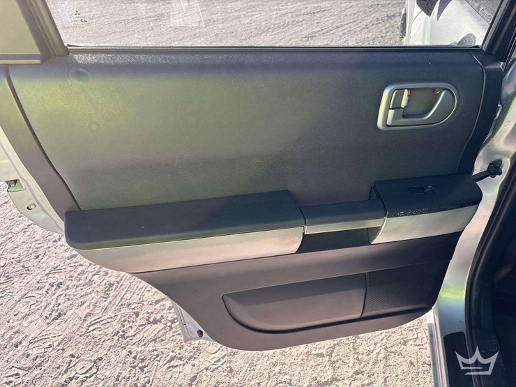 2004-mitsubishi-endeavor-image-14