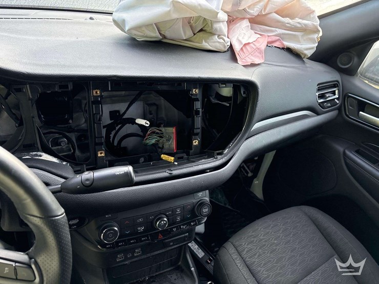 2023-dodge-durango-image-10