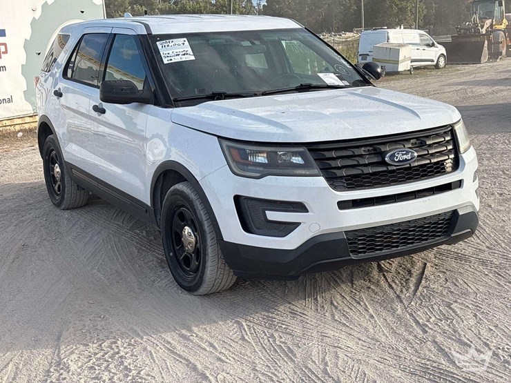 2017-ford-explorer-image-2