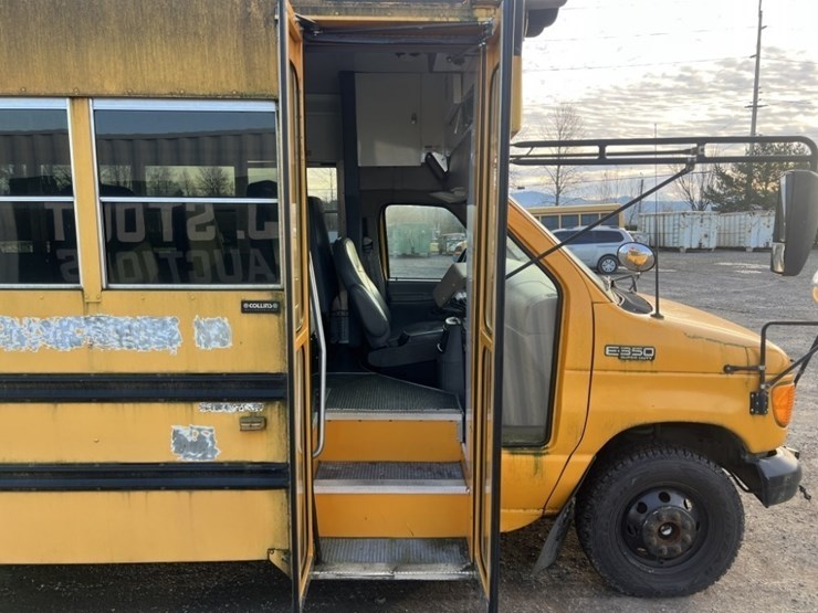 2004-ford-e350-sd-image-23