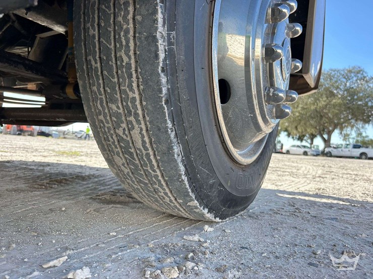 2004-winnebago-adventurer-38g-38ft.-class-a-motorhome-image-97