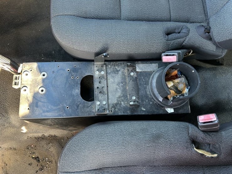 2004-ford-crown-victoria-sedan-image-14