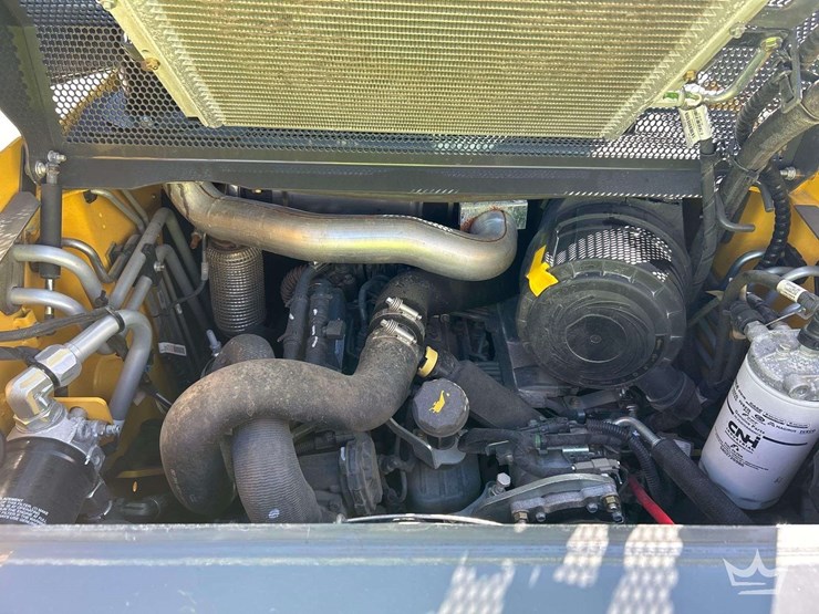 2023-new-holland-c327-image-8