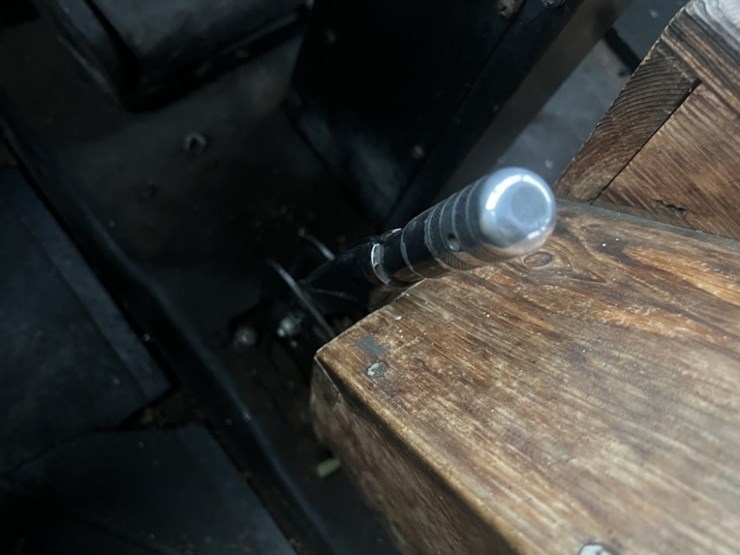 2000-freightliner-fl50-image-28