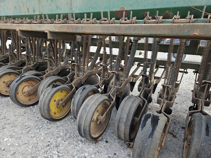 #205190-•-great-plains-drill-image-5