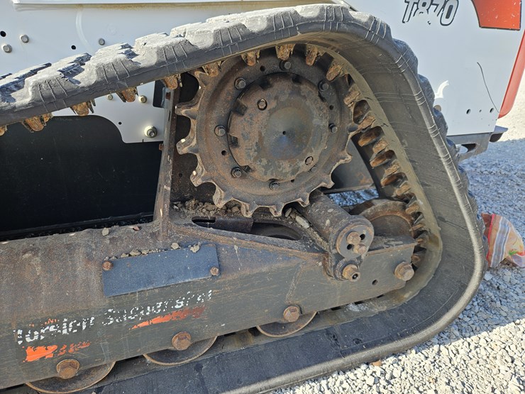 bobcat-t870-image-16