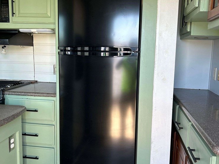 2013-keystone-laredo-la329re13-37ft.-t/a-fifth-wheel-travel-trailer-image-8