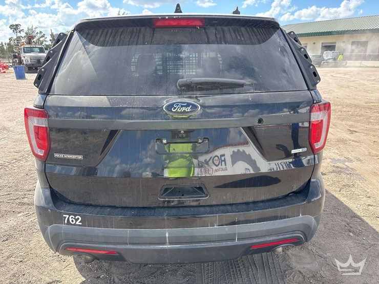 2017-ford-explorer-image-24