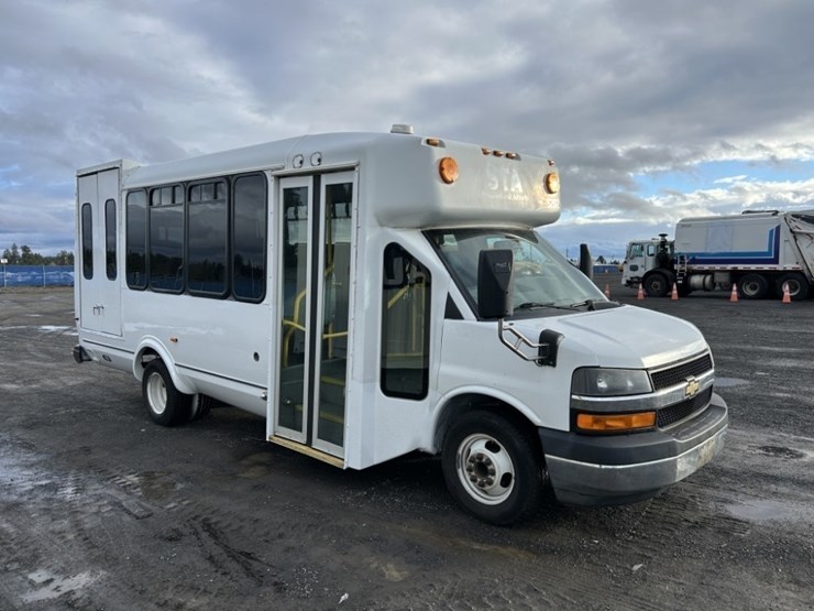 2012-chevrolet-express-paratransit-bus-image-7