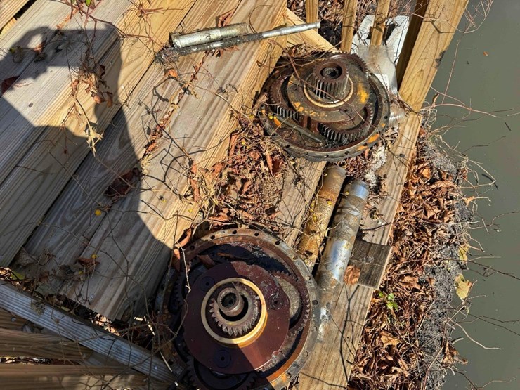 2013-volvo-ec220dl-image-12