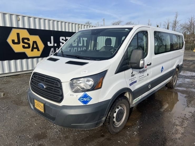 2017-ford-transit-image-1