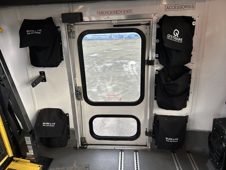 2012-chevrolet-express-paratransit-bus-image-24