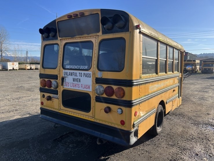 2008-ford-e350-sd-image-4