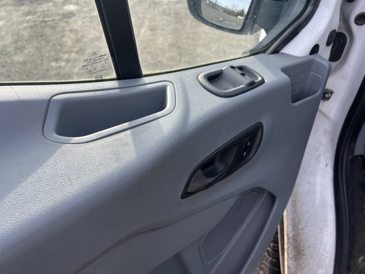 2017-ford-transit-image-23