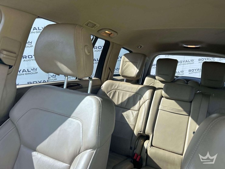 2013-mercedes-benz-gl450-image-21