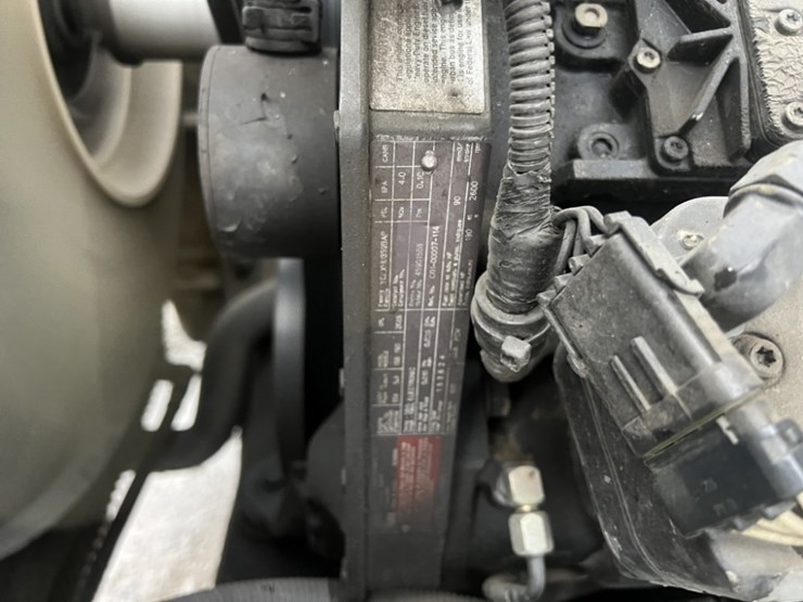 2000-freightliner-fl50-image-10