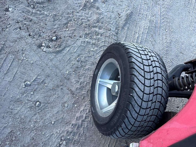 yamaha-4-seat-golf-cart-image-16