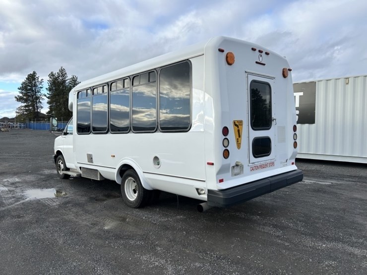 2012-chevrolet-express-paratransit-bus-image-3