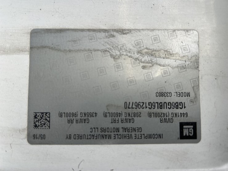 2016-chevrolet-express-paratransit-bus-image-10