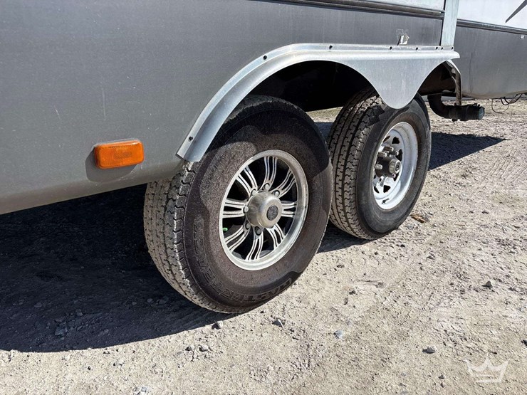 2012-crossroads-rv-elevation-t/a-5th-wheel-toy-hauler-travel-trailer-image-44